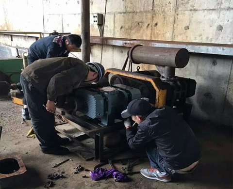 黑偉羅茨風(fēng)機維修